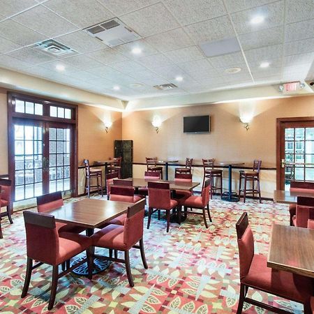 Comfort Suites Parkersburg South Mineral Wells Buitenkant foto