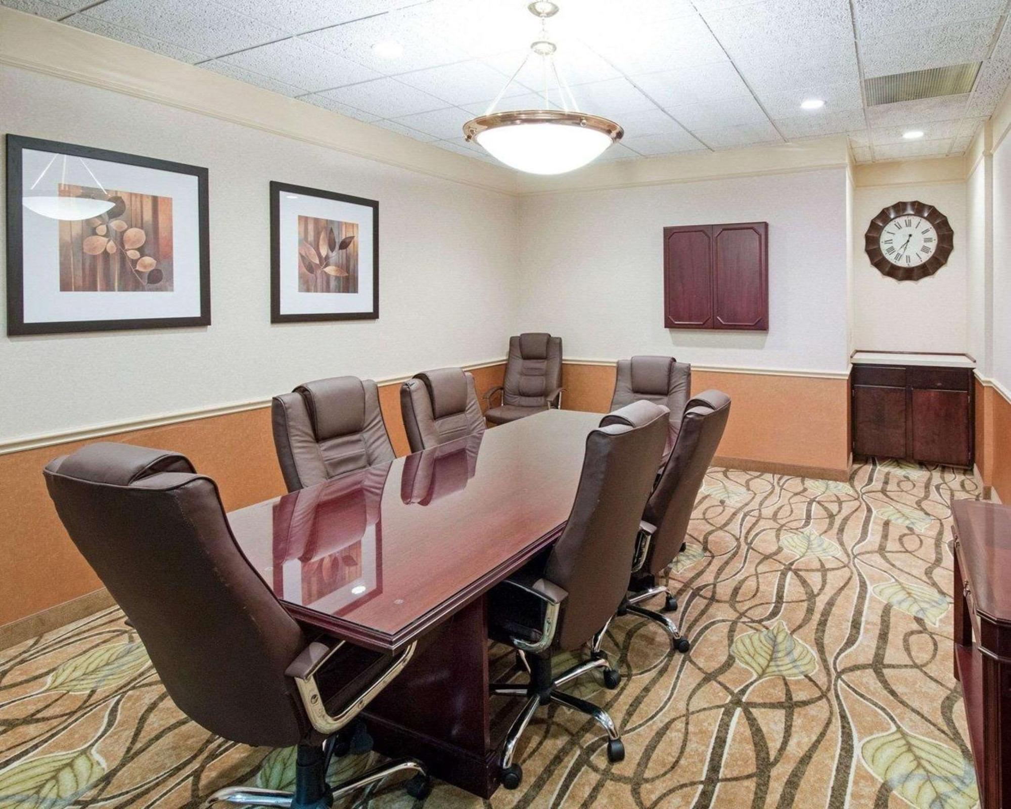 Comfort Suites Parkersburg South Mineral Wells Buitenkant foto