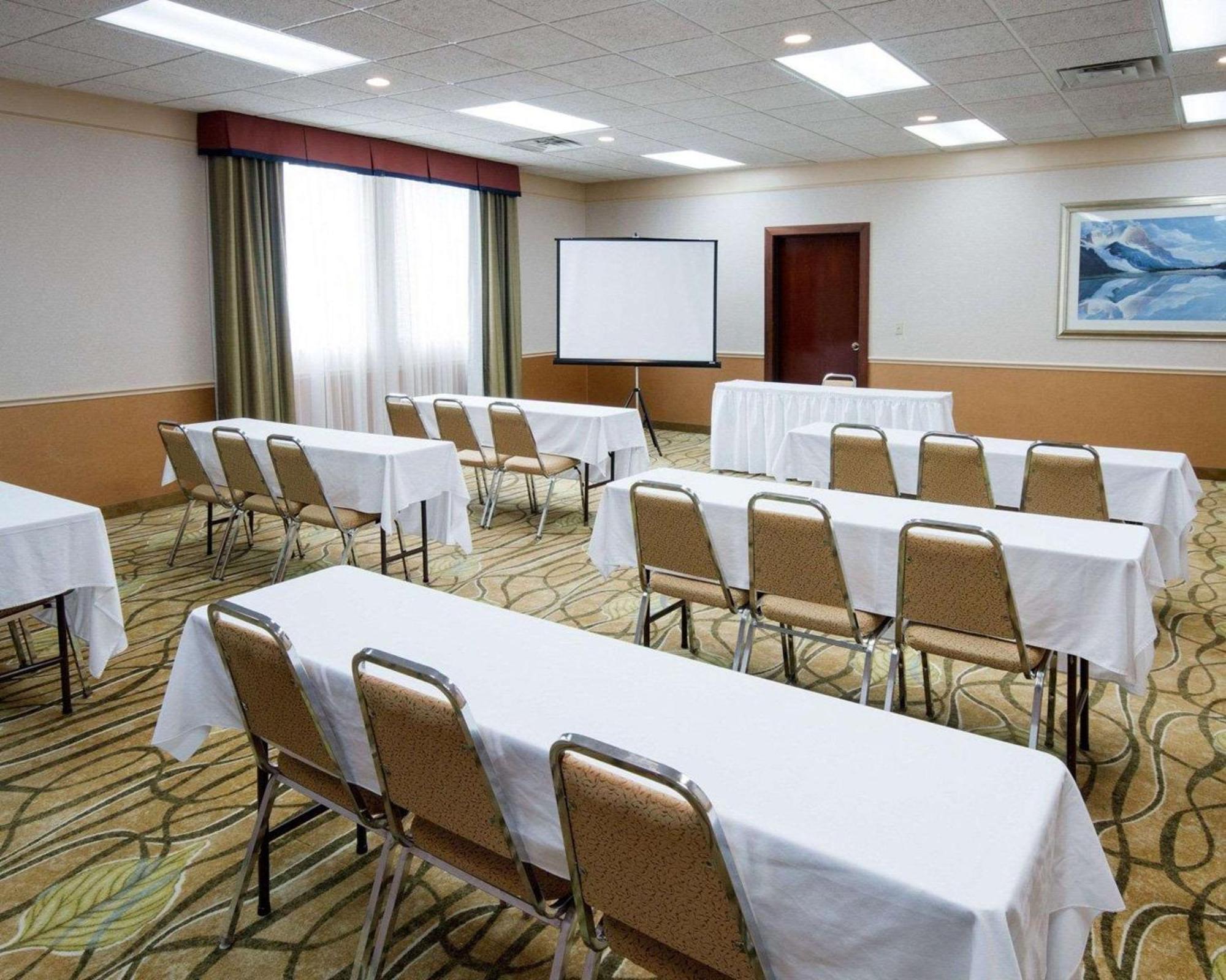 Comfort Suites Parkersburg South Mineral Wells Buitenkant foto