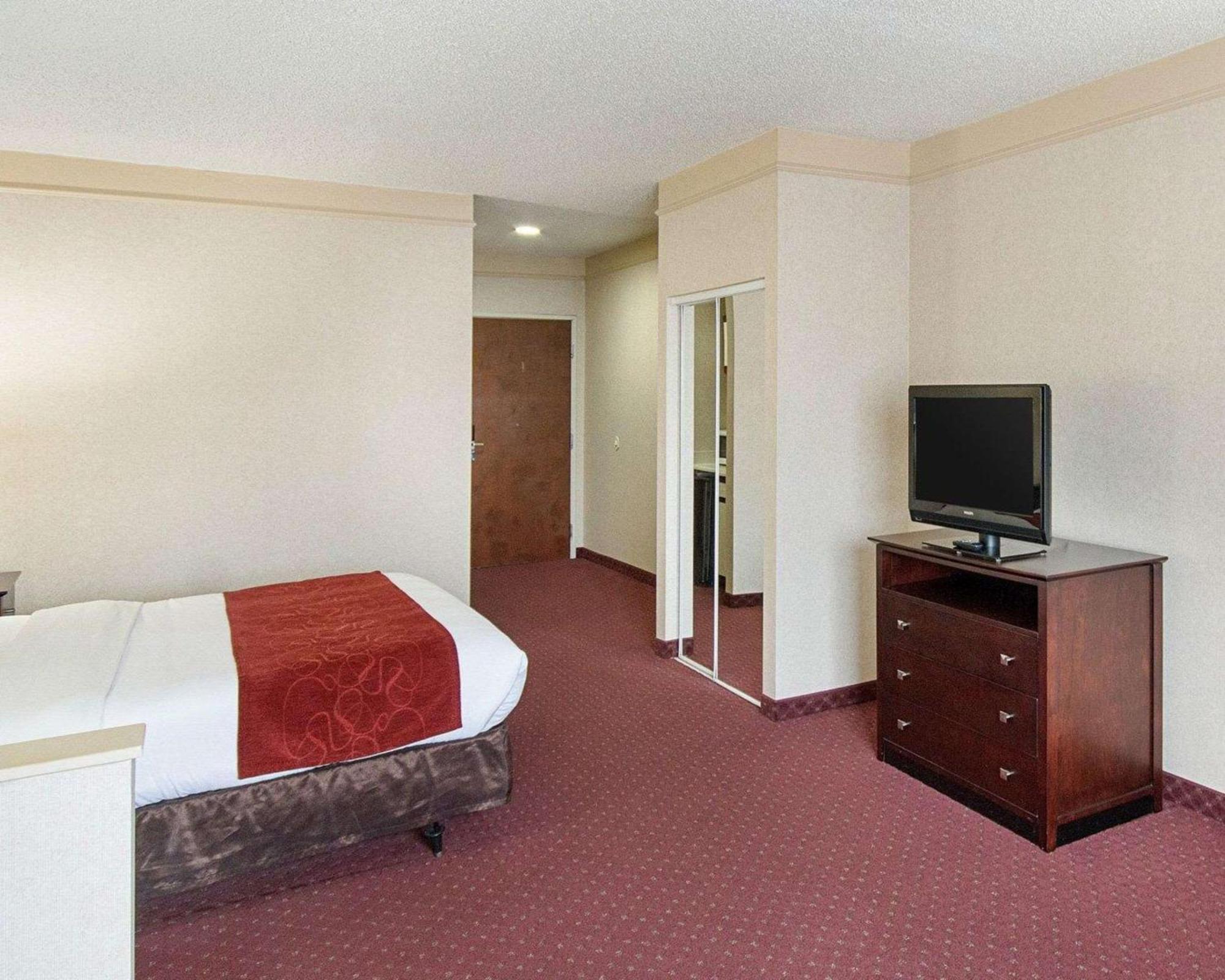 Comfort Suites Parkersburg South Mineral Wells Buitenkant foto