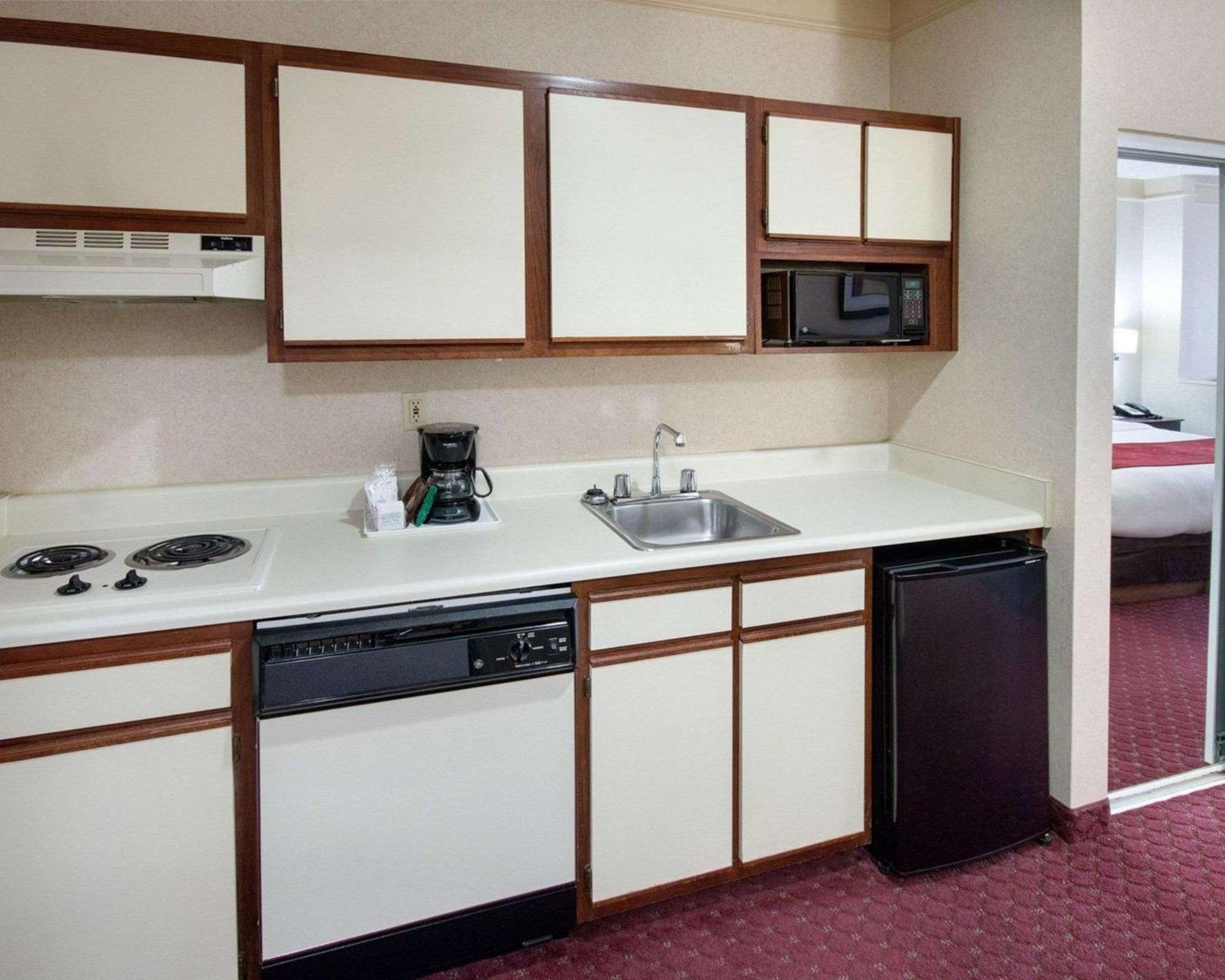Comfort Suites Parkersburg South Mineral Wells Buitenkant foto