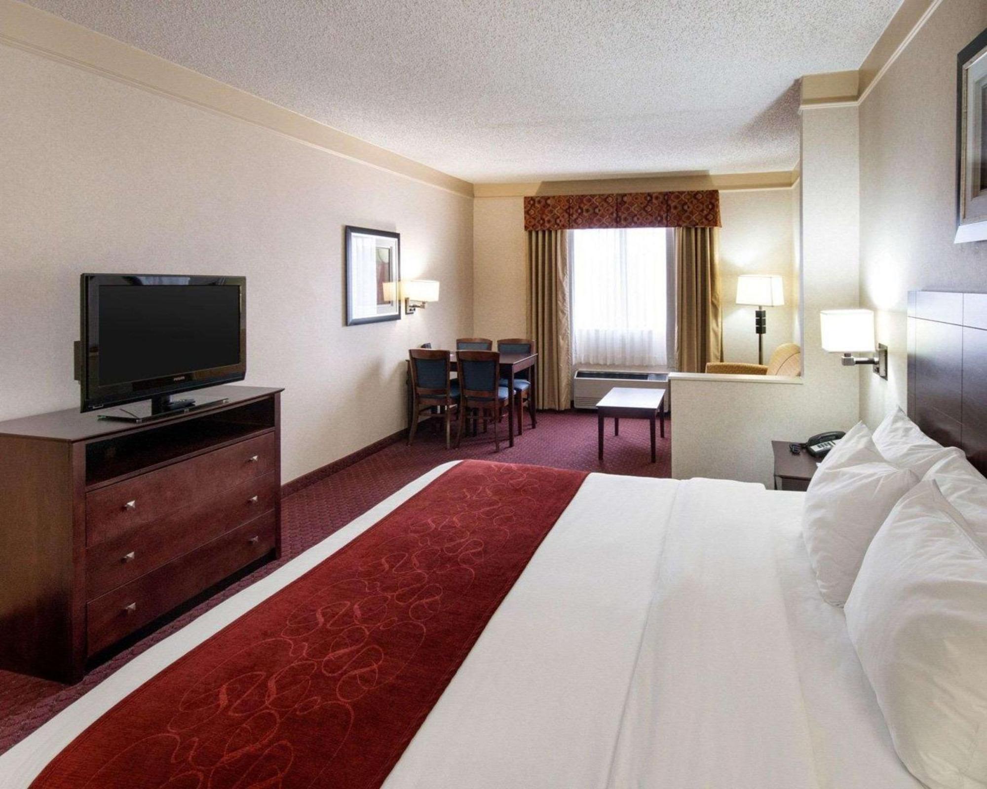 Comfort Suites Parkersburg South Mineral Wells Buitenkant foto