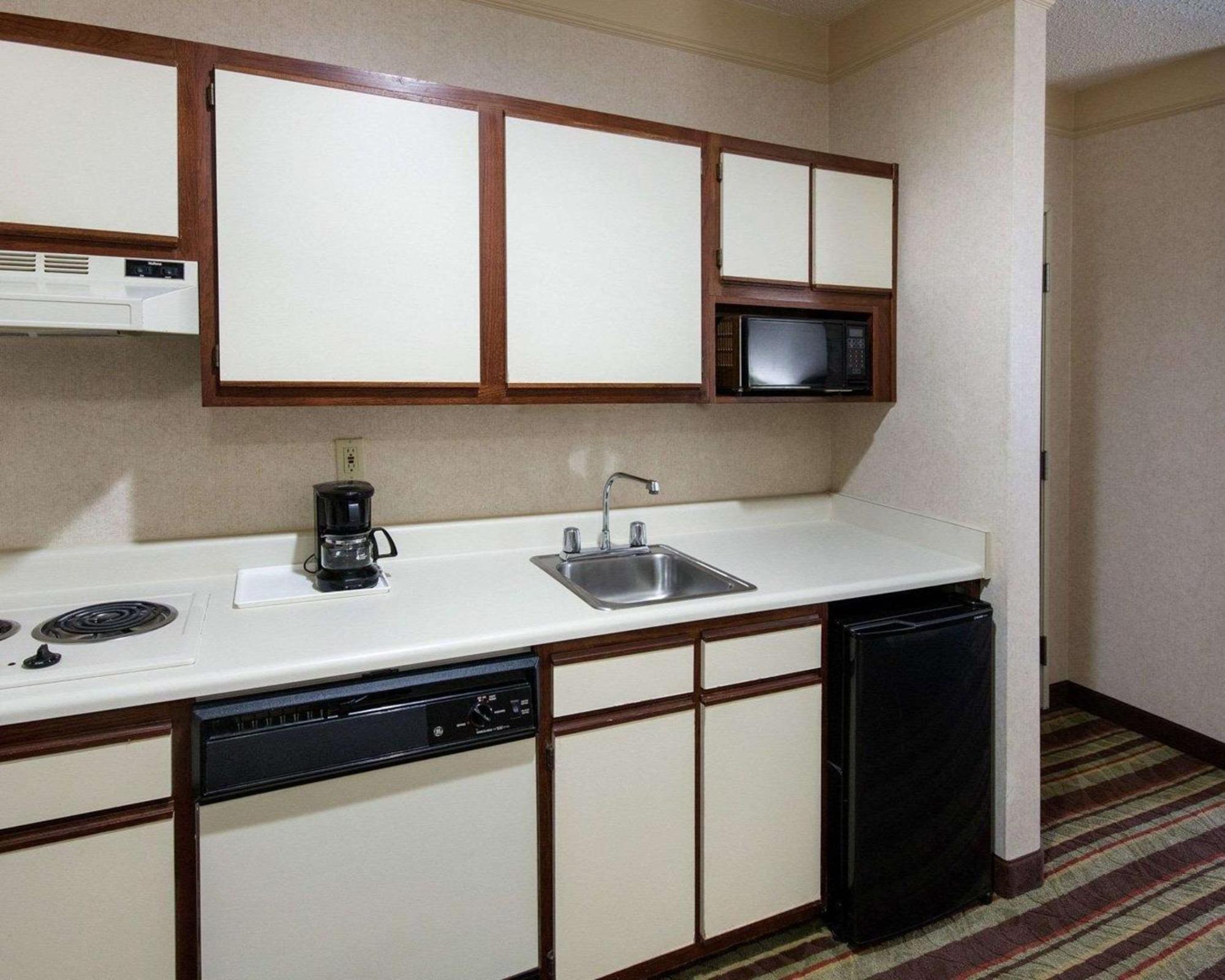Comfort Suites Parkersburg South Mineral Wells Buitenkant foto